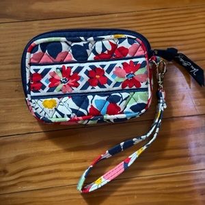 Vera Bradley Wristlet Change Purse Zipper closure. 5' length x 3.5' height
